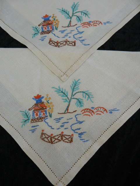 VINTAGE COTTON EMBROIDERED SERVIETTES