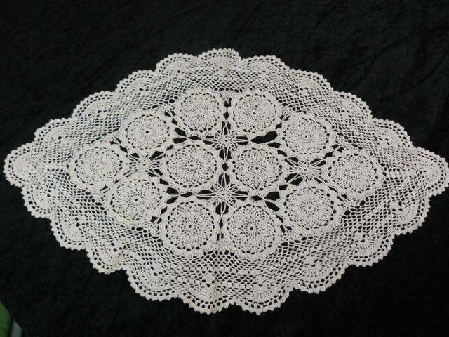 DOILIE VINTAGE COTTON HAND CROCHETED