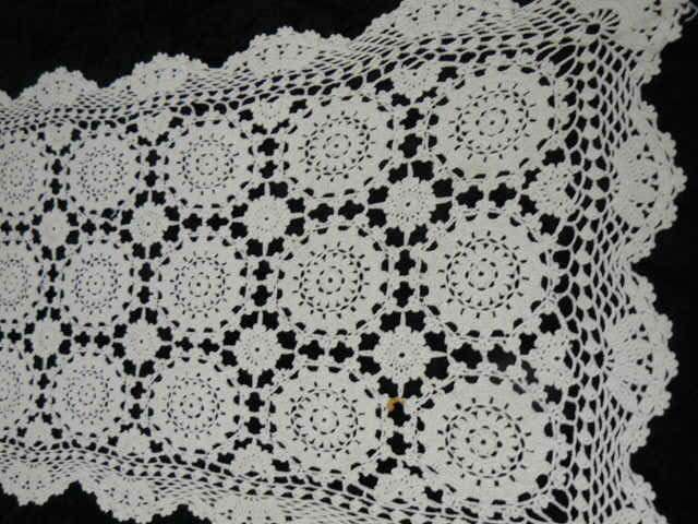 VINTAGE COTTON EMBROIDERED TRAY CLOTH