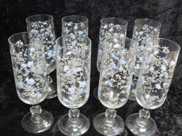 CHAMPAGNE GLASSES X 8 NO DAMAGE