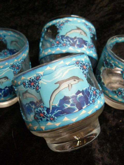 DRINKING GLASSES X 4