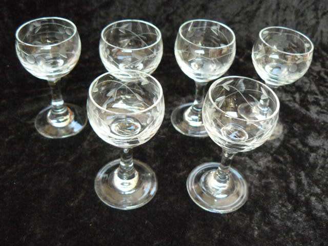 small CRYSTAL STEM GLASSES X 6