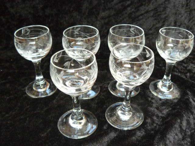 small CRYSTAL STEM GLASSES X 6