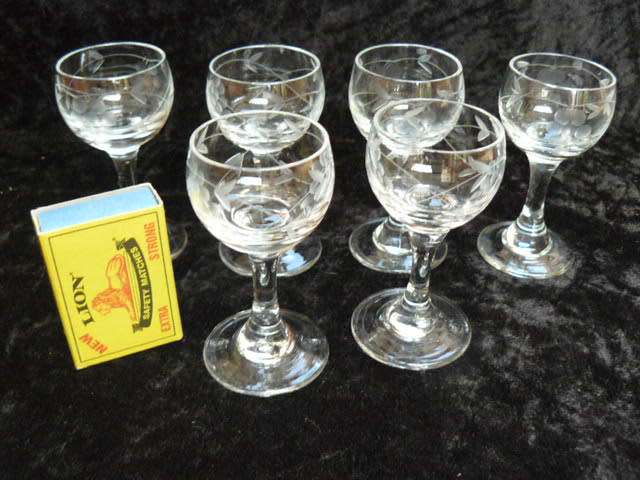 small CRYSTAL STEM GLASSES X 6