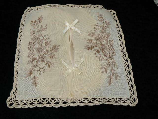 THE MOST STUNNING HAND EMBROIDERED VINTAGE COTTON ST SIZE TISSUE BOX COVER CREAM