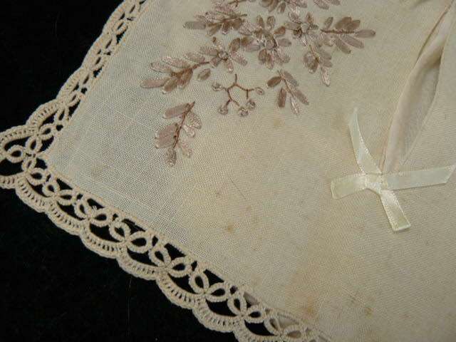 THE MOST STUNNING HAND EMBROIDERED VINTAGE COTTON ST SIZE TISSUE BOX COVER CREAM