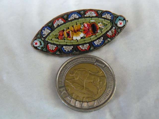 STUNNING ITALIAN MICRO MASAIC BROOCH STAMPED ITALY