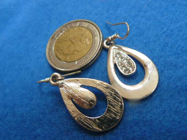 STUNNING SILVER TONED FASHION EARRINGS WITH A BIT OF BLING