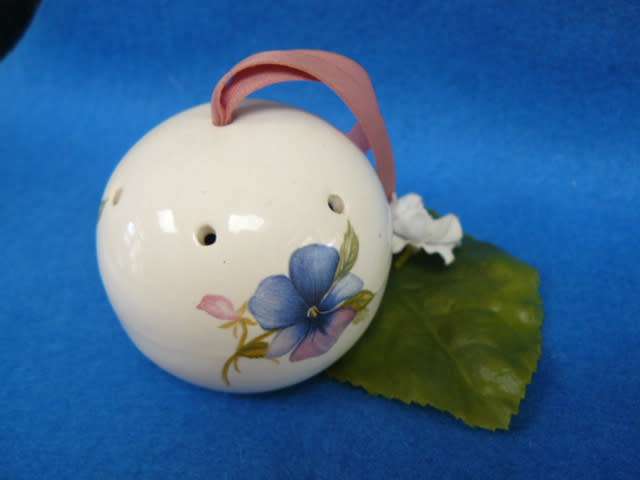 TAURUS PORCELAIN CERAMIC POT PORRIE HILDER