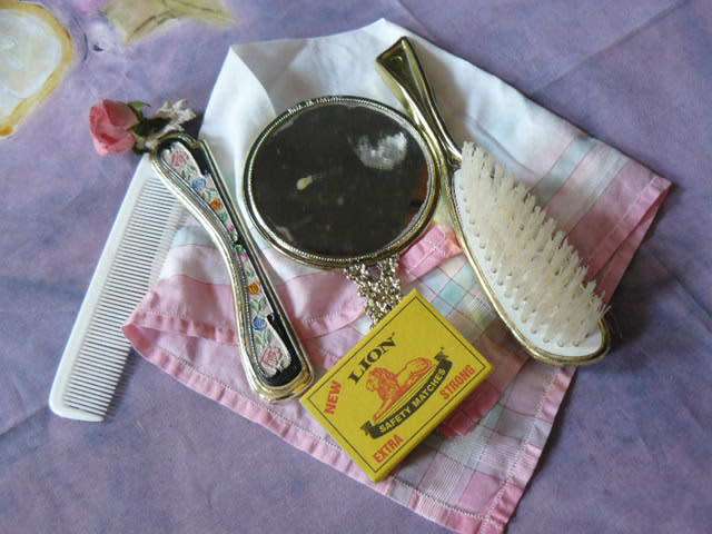 BABY BRUSH AND MIRROR SET