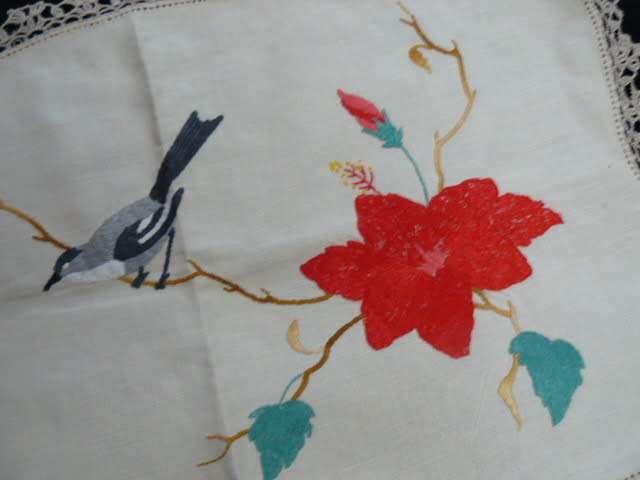VINTAGE COTTON HAND MBROIDERED TRAY CLOTH COTTON