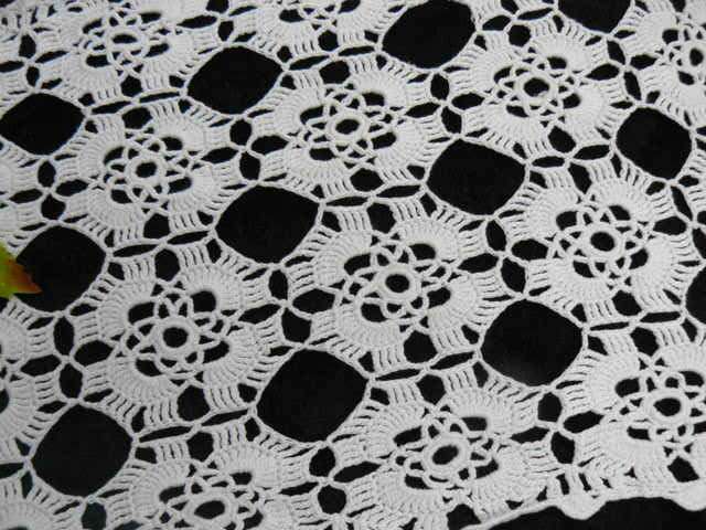 VINTAGE COTTON DOILIE