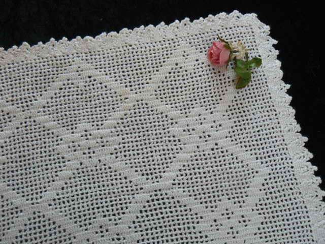 HAND CROCHETED TRAY CLOTH
