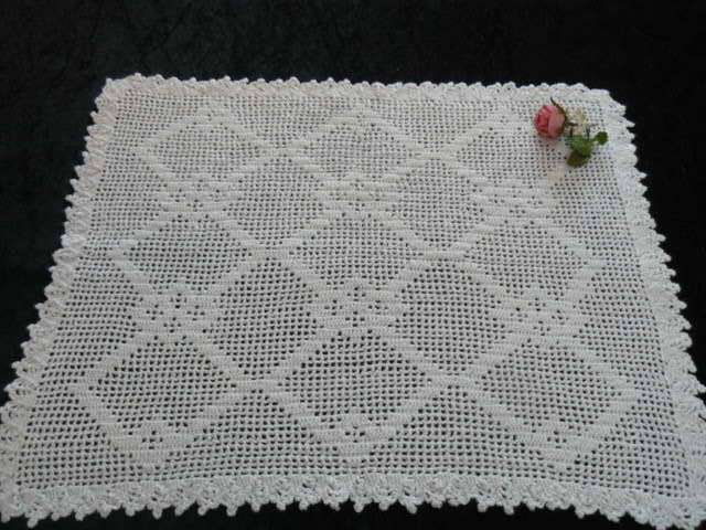 HAND CROCHETED TRAY CLOTH
