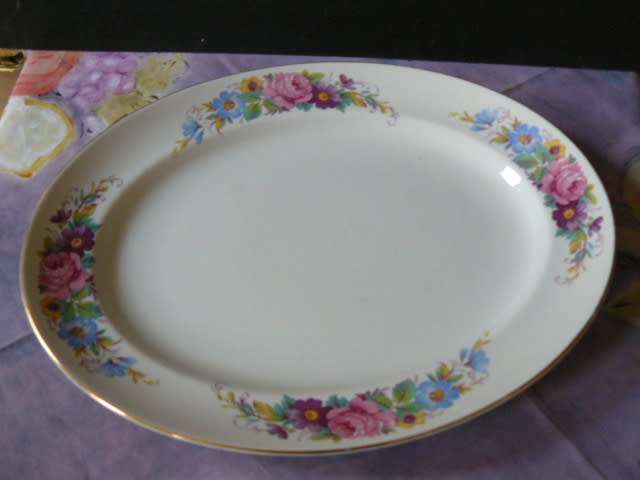 MIDWINTER PLATTER MINT CONDITION ENGLAND REDDUCED !!!!!!!!!!!!