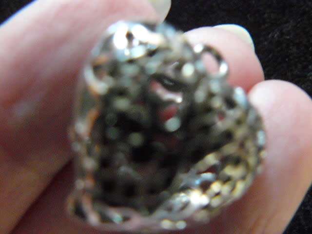 GOLD TONED HEART PENDANT AND CHAIN 46 CM LONG