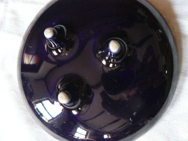 Porcelain trinket box with feet LOVELY