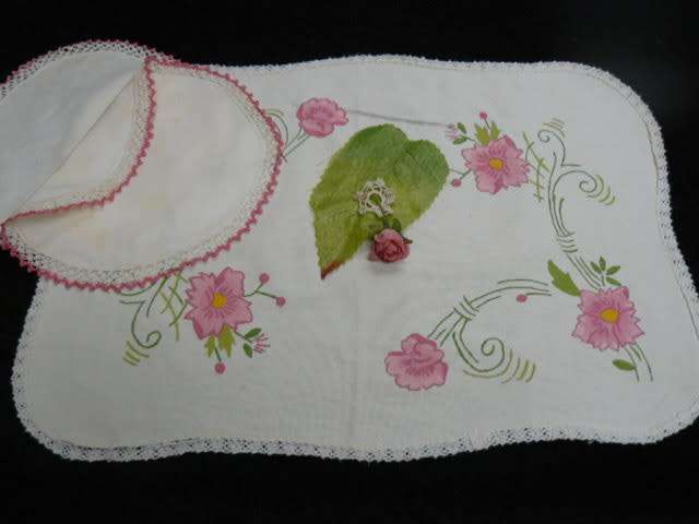 3 PIECE DOILIE SET COTTON