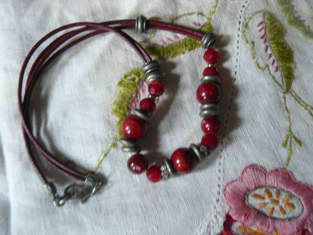 FASHION NECKLACE WIHT BEADS AND BLING