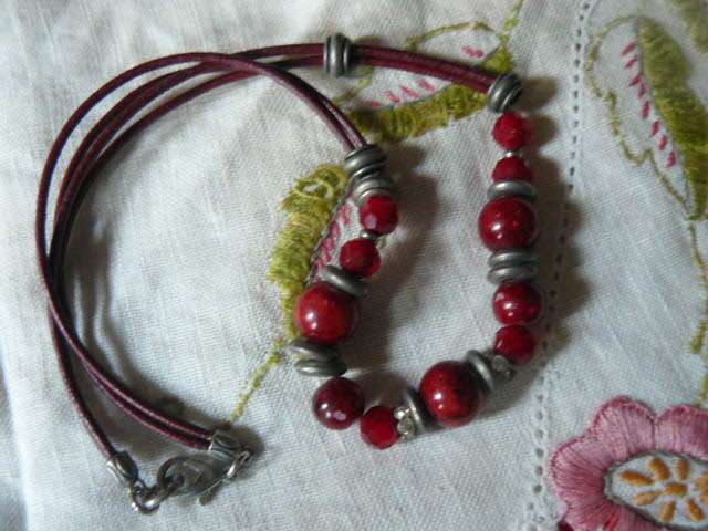 FASHION NECKLACE WIHT BEADS AND BLING