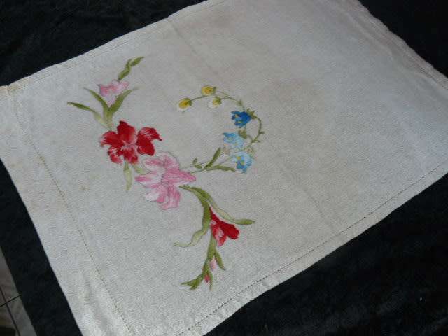 VINTAGE COTTON EMBROIDERED TRAY CLOTH CAN BE USED AS GUEST TOWEEL