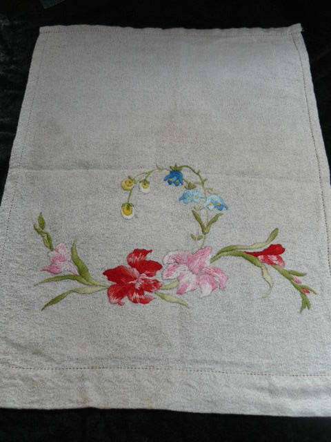 VINTAGE COTTON EMBROIDERED TRAY CLOTH CAN BE USED AS GUEST TOWEEL