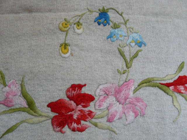 VINTAGE COTTON EMBROIDERED TRAY CLOTH CAN BE USED AS GUEST TOWEEL