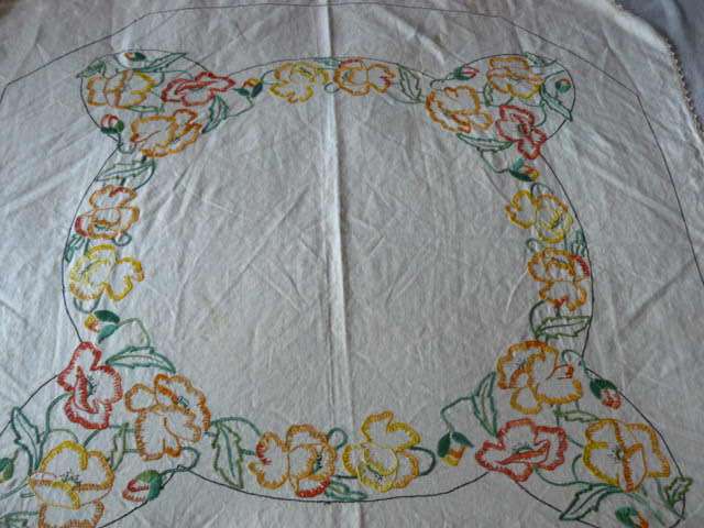 VINTAGE EMBROIDERED TABLE CLOTH WITH HAND CROCHETEDEDGE