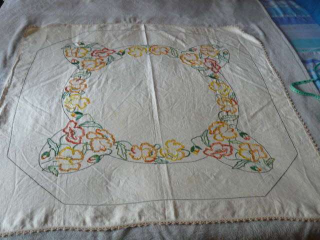 VINTAGE EMBROIDERED TABLE CLOTH WITH HAND CROCHETEDEDGE
