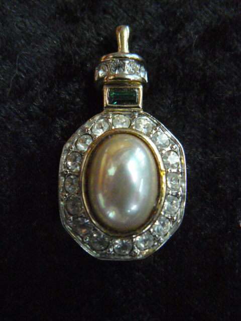 PENDANT WITH FOUX PEARL, GREEN STONE AND BLING GOLD TONED