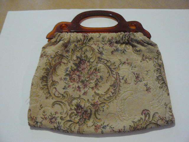 TAPESTRIE VINTAGE BAG FOR NEEDLEWORK?
