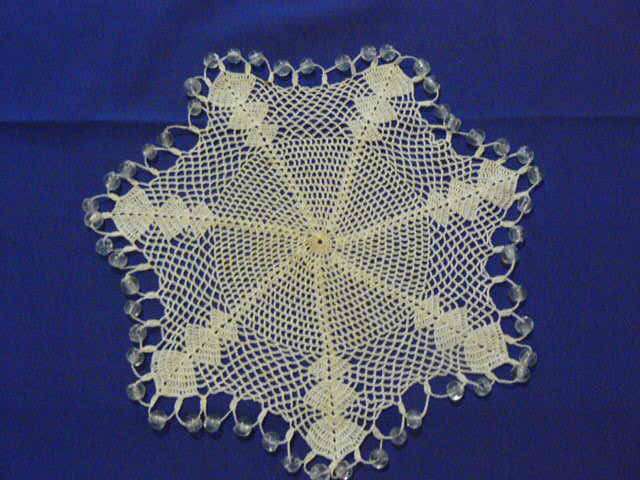 VINTAGE HAND ROCHETED JUG COVER VERY FINE WITH GLASS BEADS 25 CM RINSE