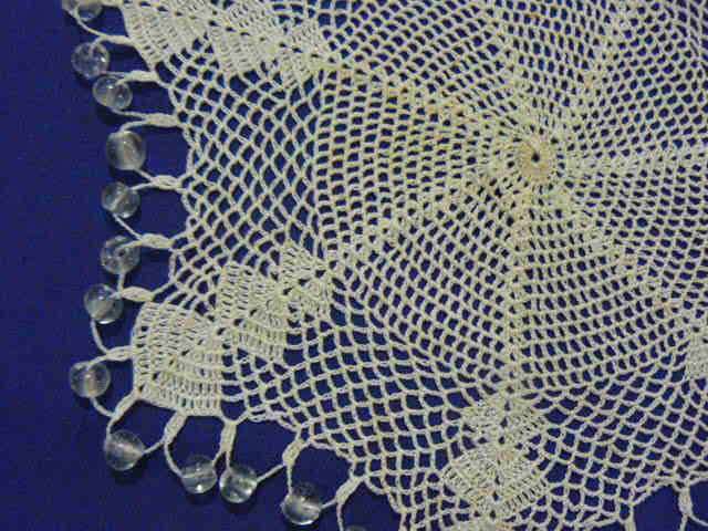 VINTAGE HAND ROCHETED JUG COVER VERY FINE WITH GLASS BEADS 25 CM RINSE