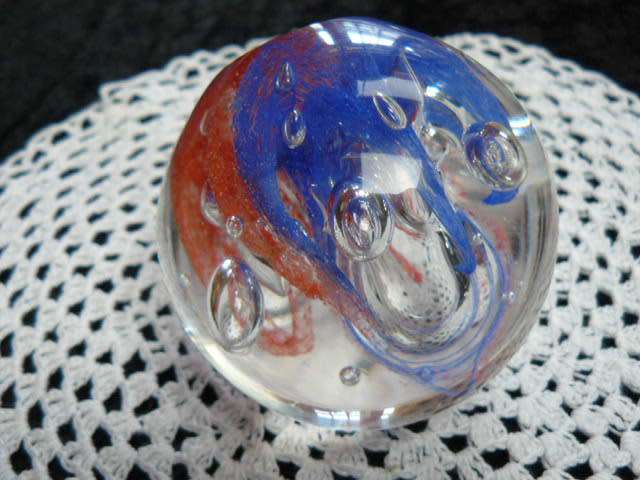 GLASS PAPER WEIGHT   STUNNING REDUCED!!!!!!!!!!