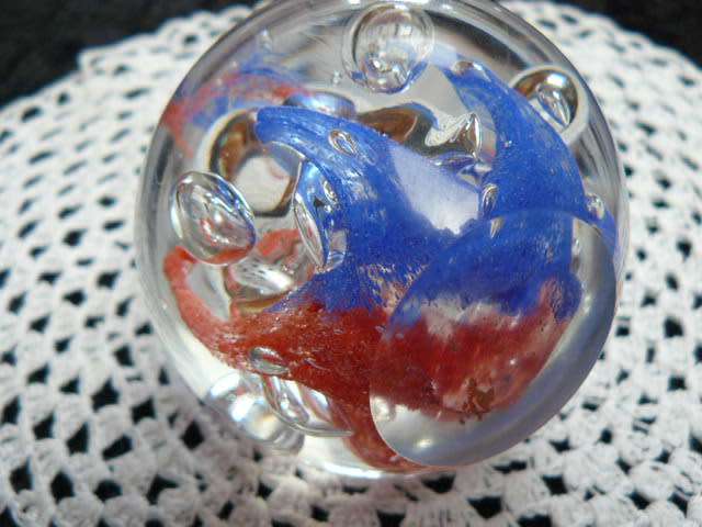 GLASS PAPER WEIGHT   STUNNING REDUCED!!!!!!!!!!