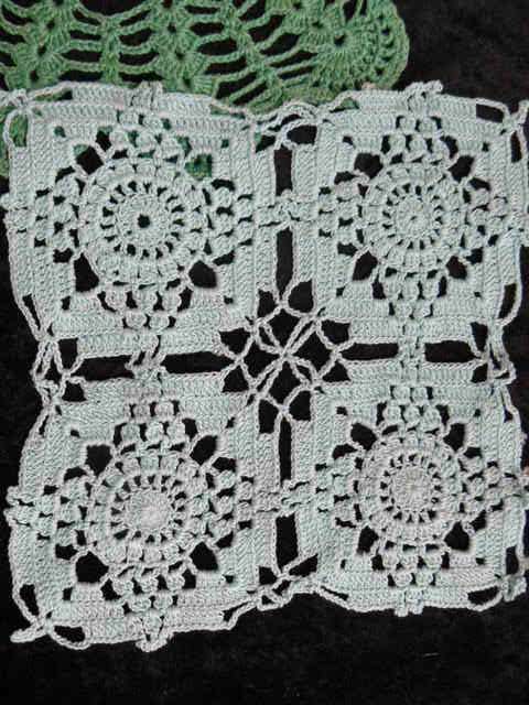 DOILIES VINTAGE X 3