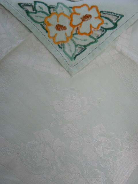 DOILIES X 2 VINTAGE COTTON AND ONE DANMASK SERVIETTE