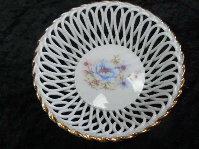 MOST STUNNING PORCELAIN DISH WITH GOLD RIM