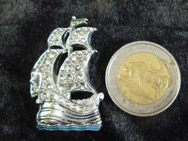 BROOCH SHIP SILVER TONED