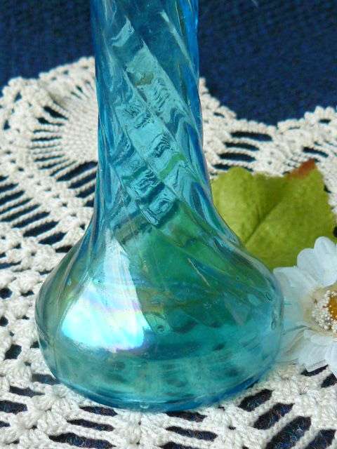 GLASS VASE WITH MOTHER PEARL EFFECT STUNNING