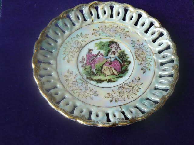PORCELAIN PLATE WITH MOTHER OF PEARL PRETTY 15 CM