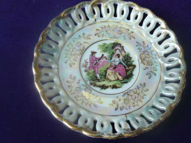 PORCELAIN PLATE WITH MOTHER OF PEARL PRETTY 15 CM