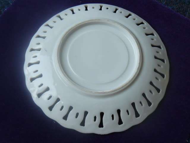 PORCELAIN PLATE WITH MOTHER OF PEARL PRETTY 15 CM