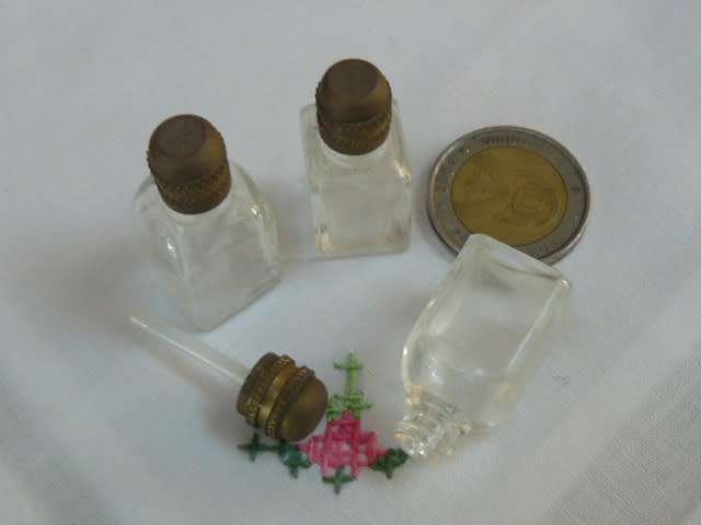 GLASS BOTTES REFILLABLE MINIATURE