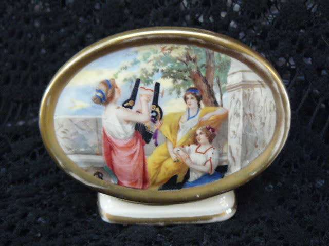MEAKIN PORCEAIN HAND PAINTED ORNAMENT