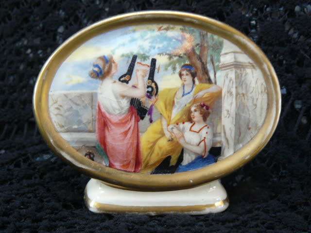 MEAKIN PORCEAIN HAND PAINTED ORNAMENT