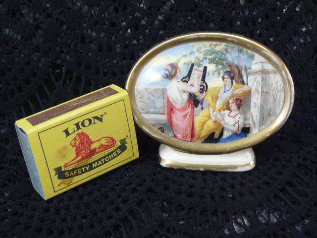 MEAKIN PORCEAIN HAND PAINTED ORNAMENT