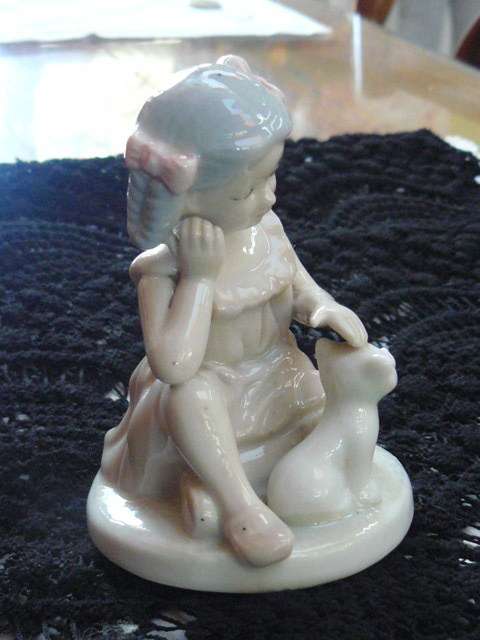 HERITAGE PORCELAIN ORNAMENT