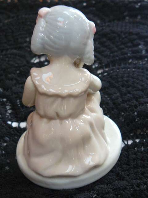 HERITAGE PORCELAIN ORNAMENT