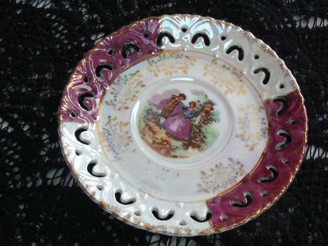 PORCELAIN DUO WIH MOTHER OF PEARL EFFECT STUNNING